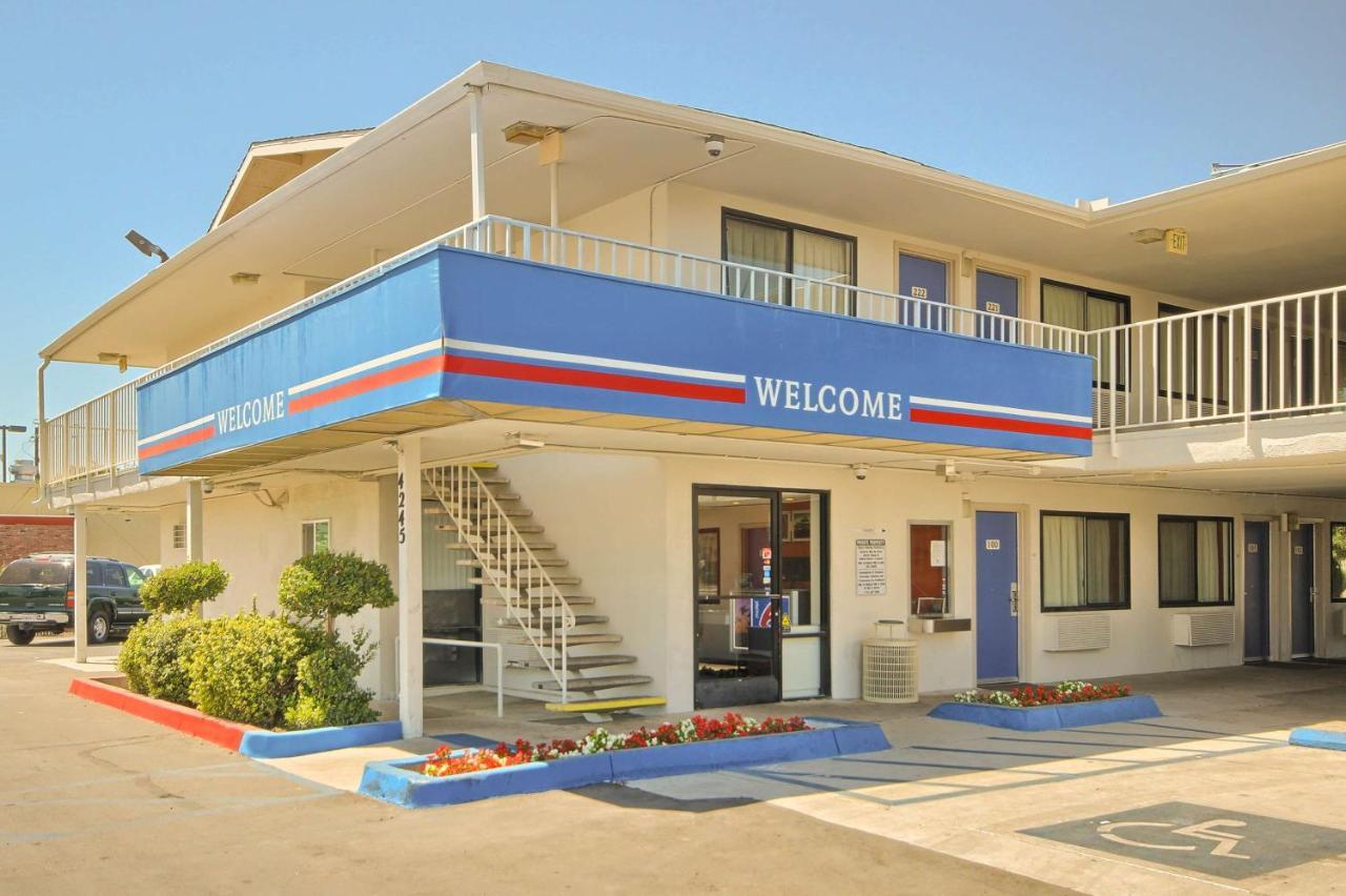 Motel 6-Fresno, Ca - Blackstone North Εξωτερικό φωτογραφία