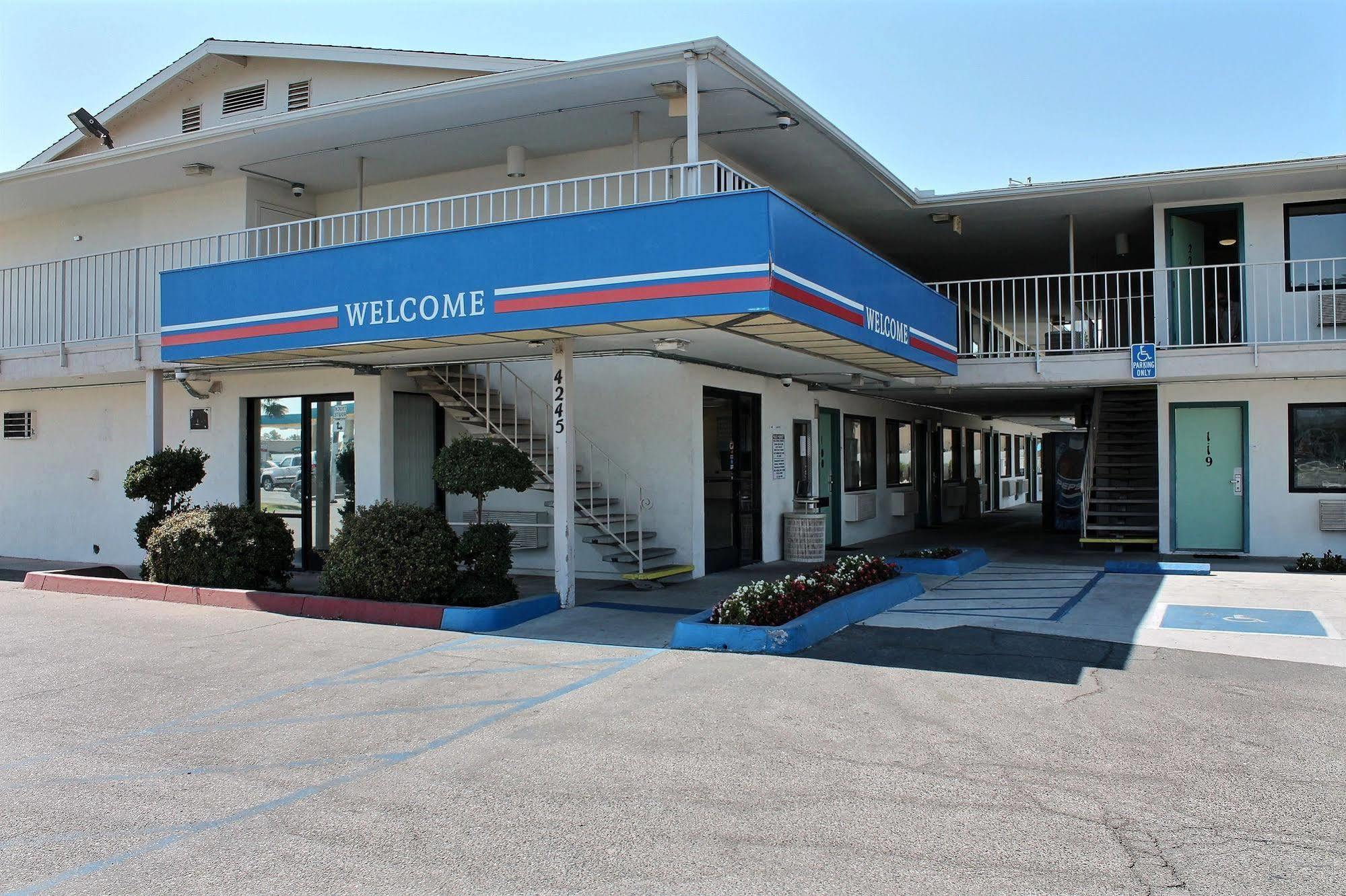Motel 6-Fresno, Ca - Blackstone North Εξωτερικό φωτογραφία