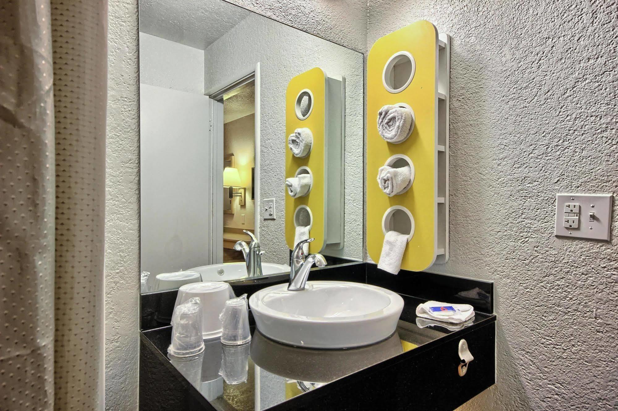 Motel 6-Fresno, Ca - Blackstone North Εξωτερικό φωτογραφία